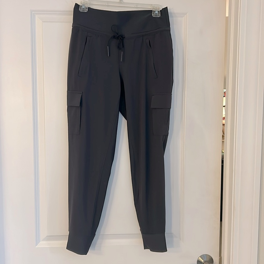 Athleta Sutton jogger pants women size 2. Grey. Zip pockets cargo high rise.